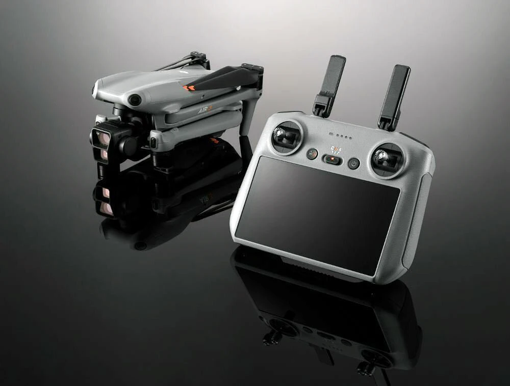 DJI AIR 3 - Drone with dual cameras